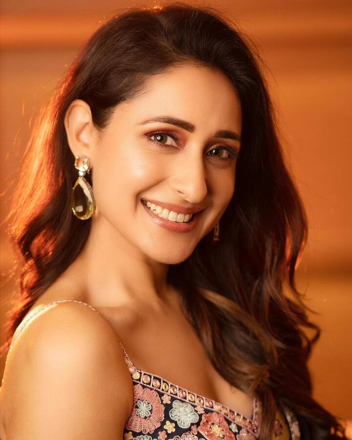 అందాల ప్రగ్యా క్యూట్ ఫోటోస్ (Image credit: Instagram)