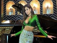 Janhvi Kapoor pics: பச்சை நிற உடையில் மயிலாக ஜொலிக்கும் மயிலின் மகள்..!