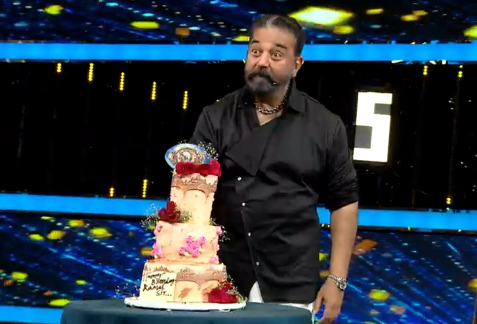 Bigg Boss 5Tamil: ‛எள்ளு வய பூக்கலையே... பிறந்த நாளுன்னு பாக்கலையே...’ சுருதி இறுதியாய் விடைபெற்றார்!