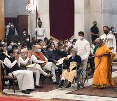 Padma Awards 2021 : राष्ट्रपती भवनात पद्म पुरस्कार वितरण, पाहा फोटो