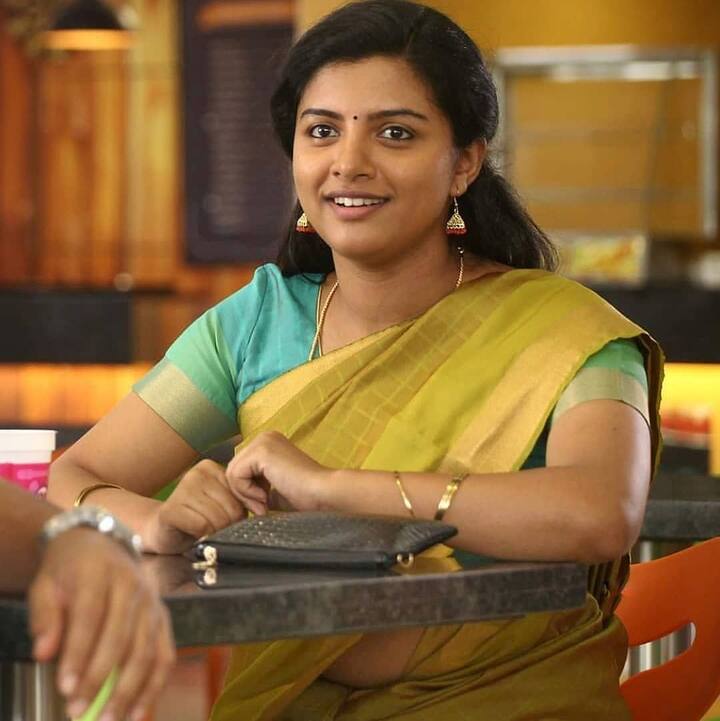 இவர் நடித்த கட்டப்பணையிலே ரித்விக் ரோஷன் மலையாளத்தில் இவரை பிரபலமாக்கியது.