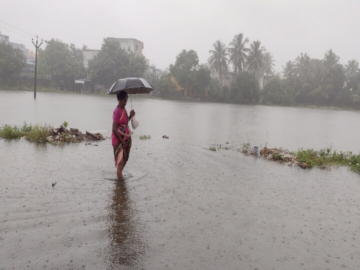 கடலூரில் தொடர் மழையால் நகர் பகுதிகளில் தேங்கிய மழை நீரால் பொதுமக்கள் கடும் அவதி