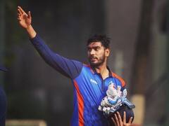 Syed Mushtaq Ali Trophy: केकेआर के आलराउंडर वेंकटेश अय्यर ने घरेलू टूर्नामेंट में फेंका जादुई स्पैल, 24 गेंदों में दिए महज 2 रन