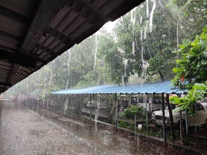 Salem: Schools and colleges have been closed today due to heavy rains. கனமழை காரணமாக சேலத்தில் பள்ளி, கல்லூரிகளுக்கு இன்று விடுமுறை