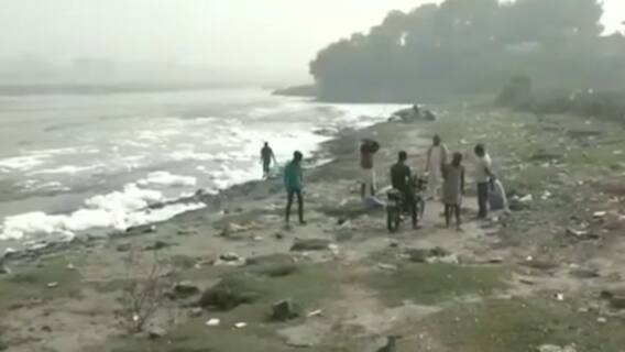 Chhath Puja: Why are people forced to dip in polluted Yamuna water? | ICH (8 Nov 2021)