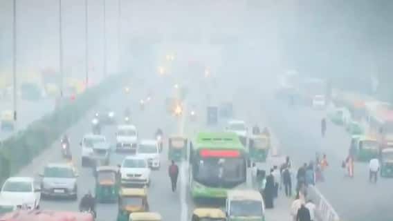 Delhi में न पानी साफ न हवा, लेकिन नेताओं को सियासत से फुर्सत कहां