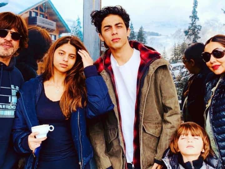 जब बच्चे पूछते हैं कि हमारा धर्म क्या है-हिंदू या मुस्लिम? तो जानिए Shahrukh khan देते हैं क्या जवाब? When Shah Rukh Khan opened up on why he decided to name his kids, Aryan Khan and Suhana Khan, with pan-religious names जब बच्चे पूछते हैं कि हमारा धर्म क्या है-हिंदू या मुस्लिम? तो जानिए Shahrukh khan देते हैं क्या जवाब?