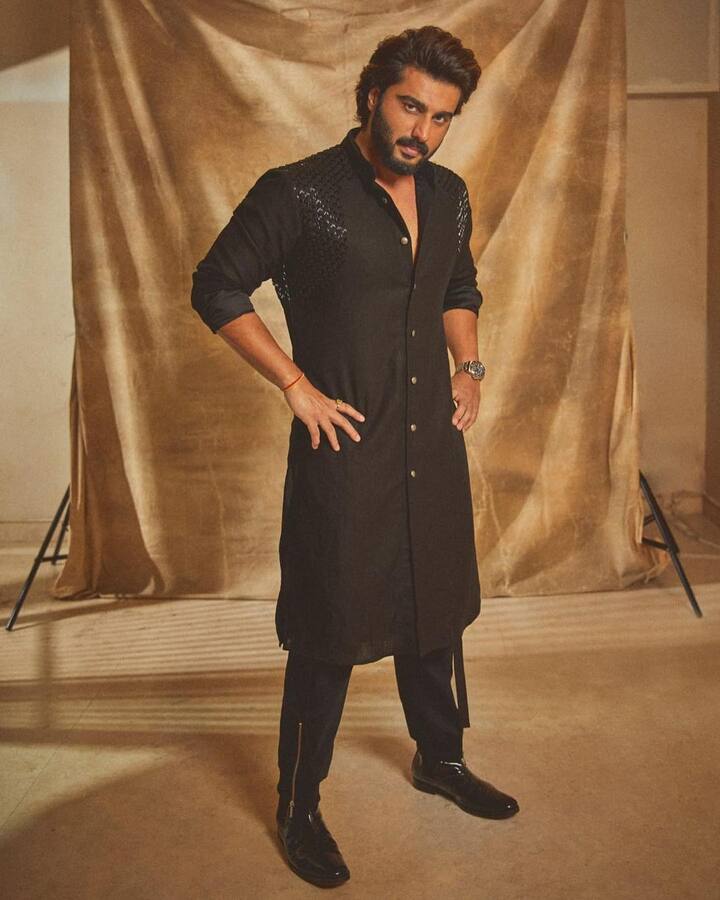 भिनेता अनिल कपूर यांच्या घरी दिवाळी पार्टीसाठी अर्जुन आणि मलायकाने हजेरी लावली होती. (photo: arjunkapoor/ig)
