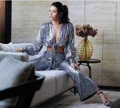 फिल्मों से दूर...लेकिन Krishna Shroff फैशन के मामले में टॉप स्टार किड्स को देती हैं टक्कर, नई शिमरी अवतार में कर रही हैं घायल