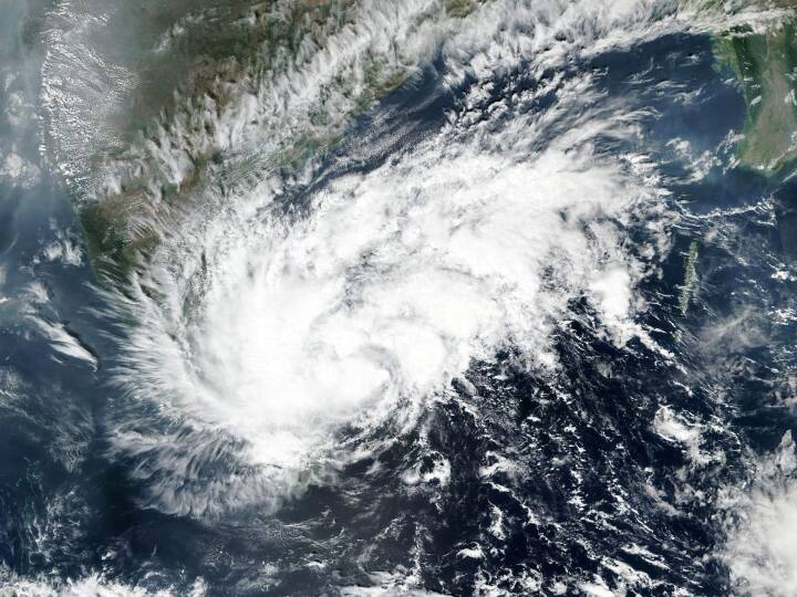 A new barometric depression forms in the Bay of Bengal in 24 hours TN Rains | உருவாகிறது காற்றழுத்த தாழ்வு பகுதி...! 5 நாட்களுக்கு நீடிக்கப்போகும் கனமழை...!