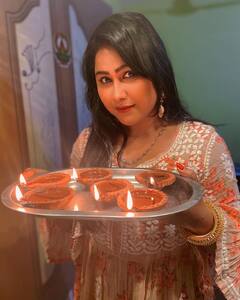 In Pics: मोनालिसा से लेकर प्रियंका पंडित तक, देखिए इस बार भोजपुरी ने अभिनेत्रियों ने कैसे मनाई दीवाली