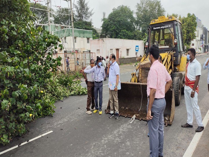 கோவையில் கொட்டித் தீர்த்த கனமழை – சாலைகளில் தேங்கிய வெள்ள நீரை அகற்றும் பணிகள் தீவிரம்..!