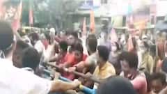 Municipal Election: হাওড়া ও বালি পুরসভার ভোট আলাদা করার দাবিতে বামেদের বিক্ষোভ, পুলিশের সঙ্গে ধস্তাধস্তি| Bangla News