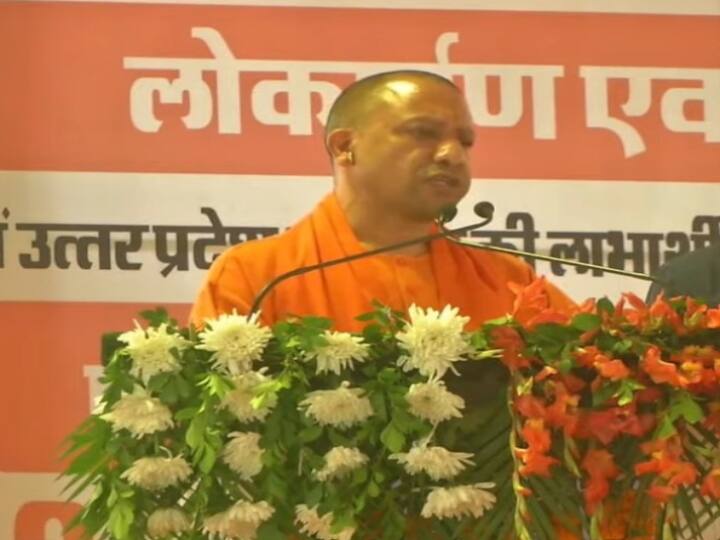 CM yogi adityanath attacks samajwadi party in kairana shamli, gave tough message to criminals Yogi Adityanath Speech: कैराना में सपा पर बरसे CM योगी, बोले- त्योहारों पर कोई अराजकता करेगा तो सरकार का बुलडोजर तैयार है