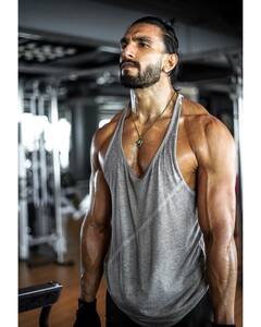 Ranveer Singh Powerful Body: Ranveer Singh ने दिखाई अपनी धाकड़ बॉडी, डोले-शोले देख फैंस का दिल हुआ 'खली-बली'