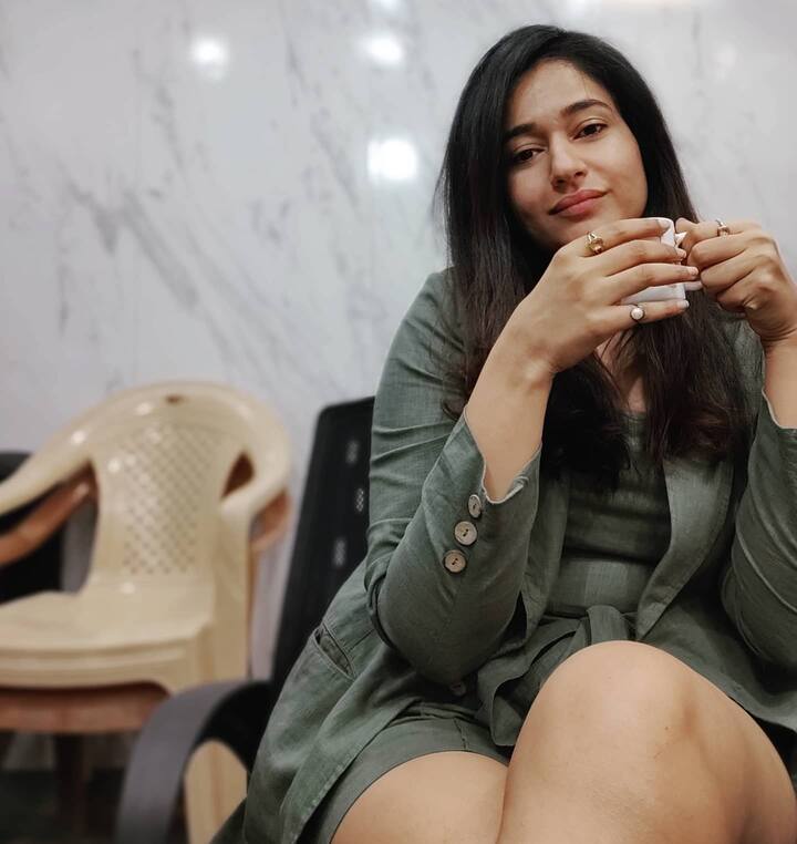 யார் வந்து அடித்தாலும் ஜோராய் தலை ஆட்டும்