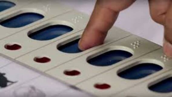 WB Politics: āĻšāĻžāϰāϞā§āĻ āĻāĻŋāϞā§āύ EVM! āĻŦāĻā§āĻāϰāĻžāĻāύā§āϤāĻŋāϤ⧠āϏā§āĻ āĻā§āϰā§āϝāĻžāĻĄāĻŋāĻļāύ āϏāĻŽāĻžāύ⧠āĻāϞāĻā§ | Bangla News