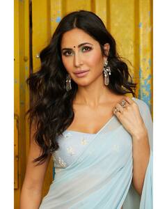 Wedding Bells :  कतरिना कैफने विकी कौशलला डिसेंबरमध्ये लग्न करण्यास शेवटी भाग पाडले! त्यामागचे कारण काय?