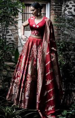 Aishwarya Rajesh pics: அழகான கொண்டை, பெரிய மோதிரம், மனதை மயக்கும் போஸ்கள்..!