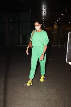 हरे रंग की तोते जैसी ड्रेस पर पीले जूते पहन दुबई से लौटीं Deepika Padukone, लुक से फिर बटोर रहीं सुर्खियां