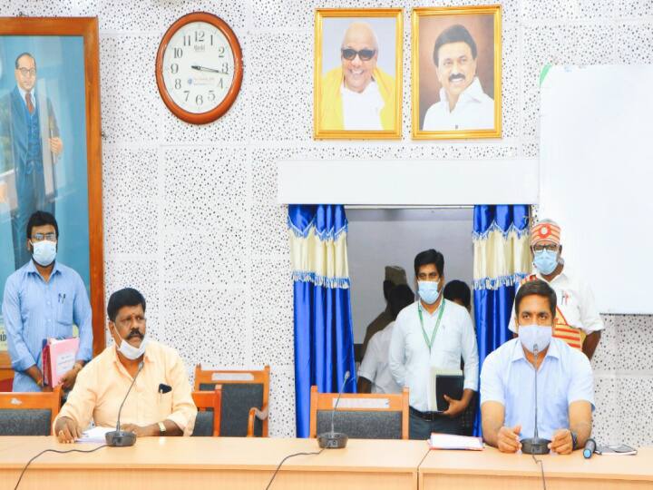 What Duraimurugan and Kathir Anand are saying is happening in Vellore - AIADMK accusation துரைமுருகனும், கதிர் ஆனந்தும் சொல்வதுதான் வேலூரில் நடைபெறுகிறது - அதிமுக குற்றச்சாட்டு