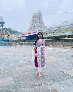 Divi Vadthya Photos: వెంకటేశ్వర స్వామి సన్నిధిలో బిగ్ బాస్ బ్యూటీ దివి