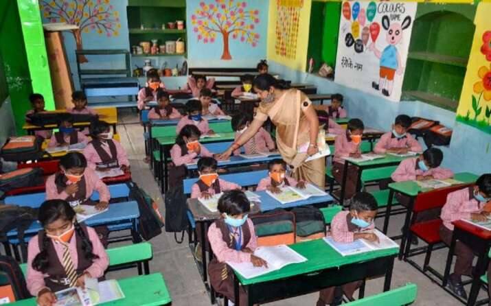 What can be decided about opening primary schools after Diwali vacation? દિવાળી વેકેશન બાદ પ્રાથમિક શાળાઓ ખોલવા અંગે શું લેવાઇ શકે છે નિર્ણય?
