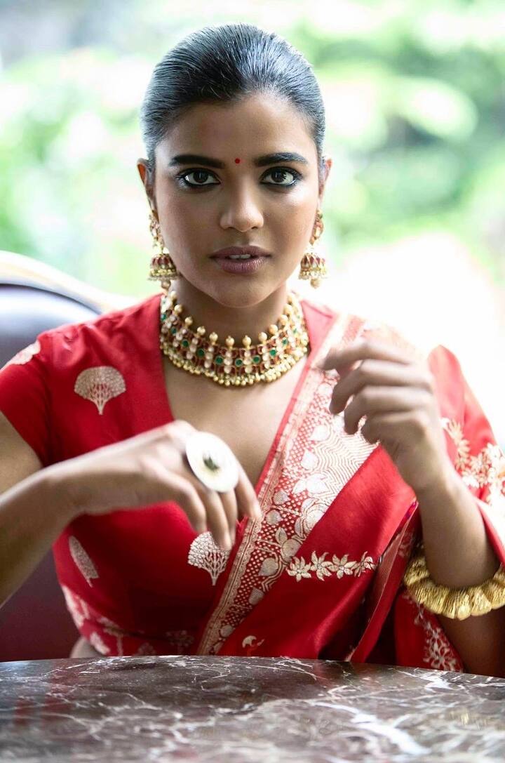 வந்த வேகத்தில் தயக்கம் கொண்டேன்..!! நீ தூண்டில் காரனை தின்றிடும் மீனா?