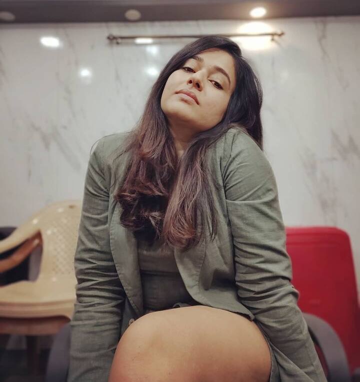அர்ச்சனைப்பூக்கள் எல்லாம் உன் முகம் மேல் தூவ