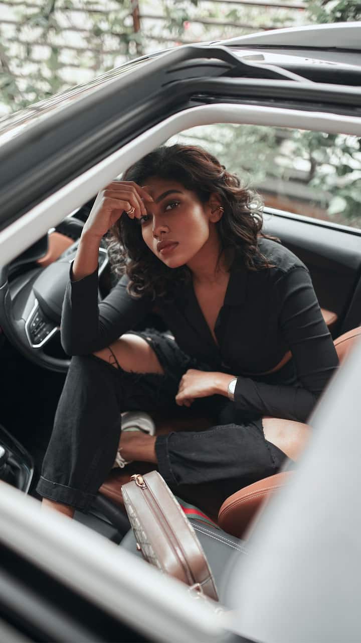 இள நெஞ்சிக்குள்ள இங்கிலீஷ் தமிழ் கச்சி...