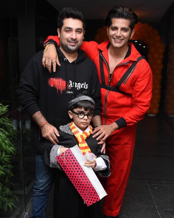 इन तस्वीरों को शेयर करते हुए तीजे ने बेला और विएना की बर्थडे पार्टी में आने वाले सभी मेहमानों को धन्यवाद कहा और बताया कि उनकी बेटियां अब पांच साल की हो गई हैं.