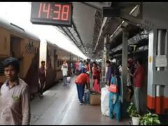 Chhath Mahaparv 2021: छठ महापर्व पर स्टेशन पर उमड़ी यात्रियों की भीड़, रेलवे चला रही है 20 पूजा स्पेशल ट्रेनें