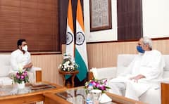 Jagan Meet Naveen : ఇరు రాష్ట్రాల చీఫ్ సెక్రటరీలతో కమిటీ .. సమస్యల పరిష్కారానికి ఏపీ, ఒడిషా సీఎంల నిర్ణయం !