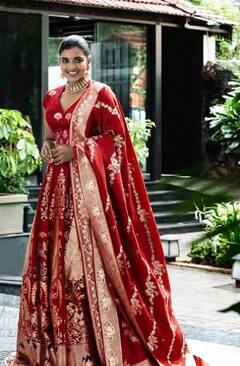 Aishwarya Rajesh pics: அழகான கொண்டை, பெரிய மோதிரம், மனதை மயக்கும் போஸ்கள்..!