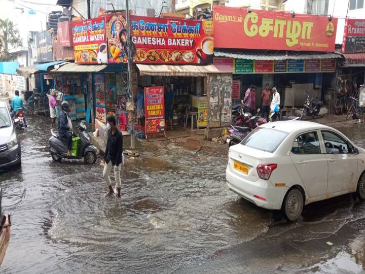 Public is suffering due to the incessant rain water on the roads in coimbatore கோவையில் குளமாக மாறிய சாலைகள் - வடியாத வெள்ள நீரால் பொதுமக்கள் அவதி