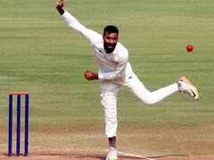 Akshay Karnewar: 'வீசிய 4 ஓவர்களும் மெய்டன்' உலக சாதனை படைத்த விதர்பா வீரர்..!