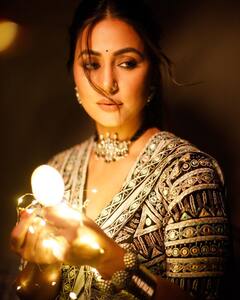 Hina Khan Looks Like A Daydream In These Aesthetic Clicks