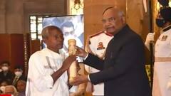 एक फल वाले ने नंगे पांव राष्ट्रपति कोविंद ने लिया Padmashri का सम्मान