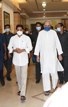 CM Jagan Odisha Tour: ఒడిశా సీఎం నవీన్ పట్నాయక్ తో ఏపీ సీఎం జగన్ భేటీ ఫొటోలివే..