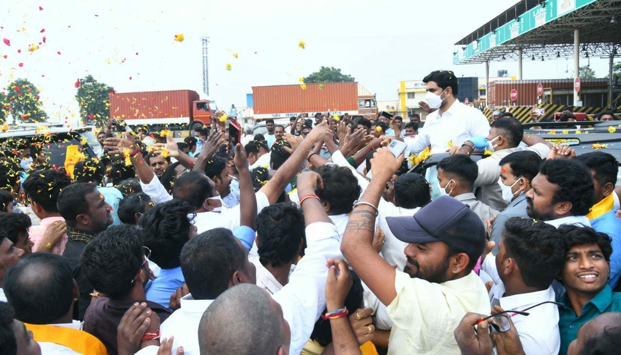 Lokesh :   ఎయిడెడ్ ప్రైవేటీకరణ జీవోను వారంలో రద్దు చేయాలి.. అనంతపురంలో ప్రభుత్వానికి లోకేష్ డెడ్‌లైన్ !