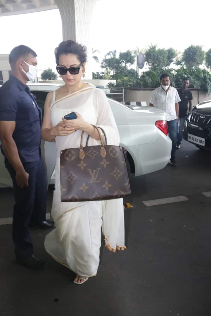 सामने आई तस्वीरों में आप देख सकते हैं कि कंगना के इस लुक में उनके झुमके चार चांद लगा रहे थे.