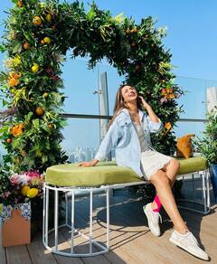 Divyanka Tripathi ने दुबई से शेयर की अपनी खूबसूरत तस्वीरें, स्टाइल देख फैंस कर रहे हैं तारीफ