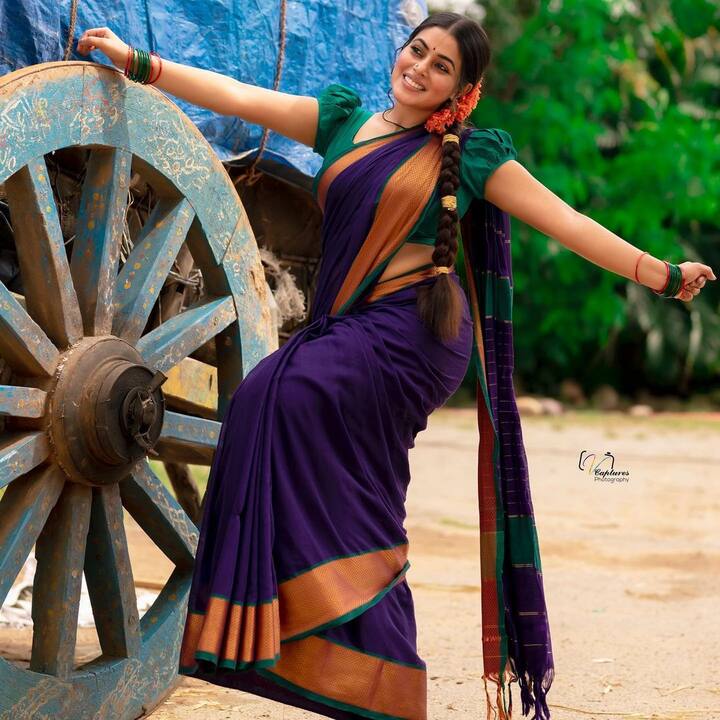 పూర్ణ సినిమా అవకాశాలు పెద్దగా రావట్లేదు. ప్రస్తుతం 3రోజెస్ సినిమాలో నటిస్తోంది. త్వరలో ఆ సినిమా విడుదల కాబోతోంది. (Image credit: Instagram)
