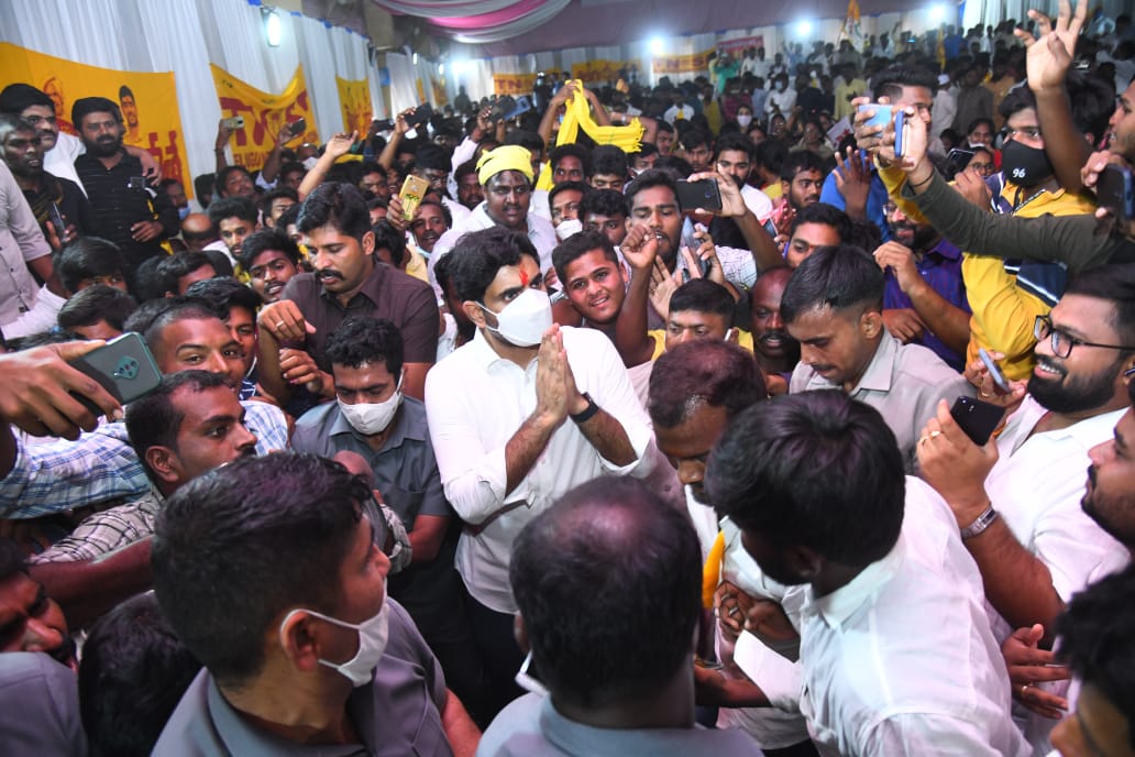 Lokesh :   ఎయిడెడ్ ప్రైవేటీకరణ జీవోను వారంలో రద్దు చేయాలి.. అనంతపురంలో ప్రభుత్వానికి లోకేష్ డెడ్‌లైన్ !