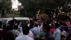 Murshidabad: পথ দুর্ঘটনাকে ঘিরে বড়ঞায় ধুন্ধুমার, খাদ্য প্রক্রিয়াকরণ মন্ত্রীকে 'হেনস্থা' | Bangla News