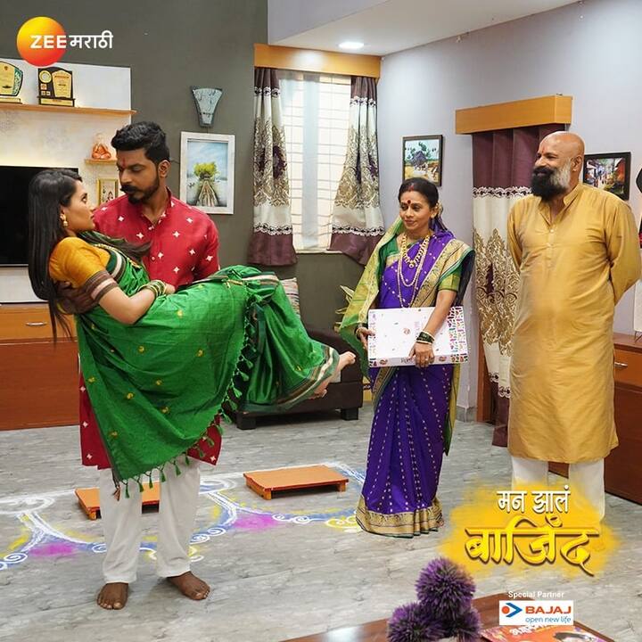 राया आणि कृष्णा घरच्यांबरोबर कुलदेवीच्या दर्शनाला जातात. पण वाटेत राया-कृष्णाच्या गाडीचा अपघात होतो. (Photo:@zeemarathiofficial/FB)