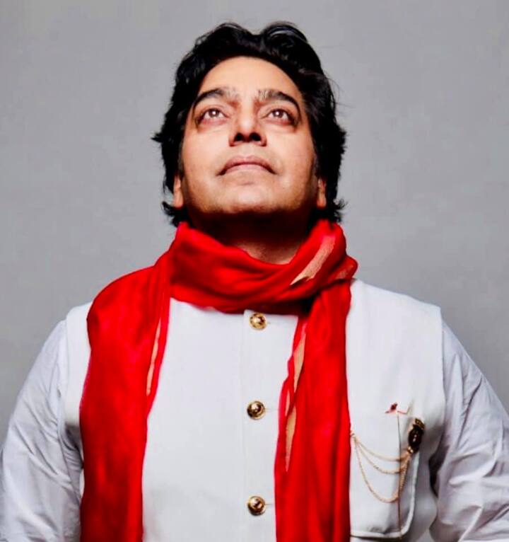 काही दिवसांपूर्वी प्रदर्शित झालेल्या पगलैट या चित्रपटातील अशुतोष यांच्या अभिनयाला प्रेक्षकांची पसंती मिळाली होती.  (Photo:@ashutosh.rana.585/FB)