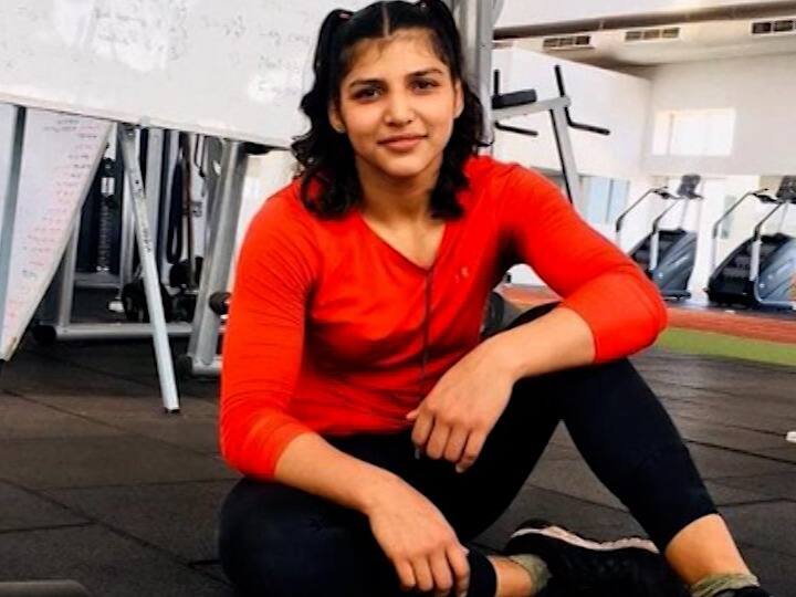 Haryana Wrestler Nisha Dahiya issues video after death news says she is fine Nisha Dahiya : आपल्या मृत्यूच्या बातम्या या अफवा; आपण सुरक्षित असल्याचं पैलवान निशा दहियाचं स्पष्टीकरण