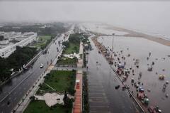 Chennai Rain Update: প্রবল বর্ষণে বিপর্যস্ত চেন্নাই! জারি রেড অ্যালার্ট, ৯ জেলায় বন্ধ স্কুল-কলেজ