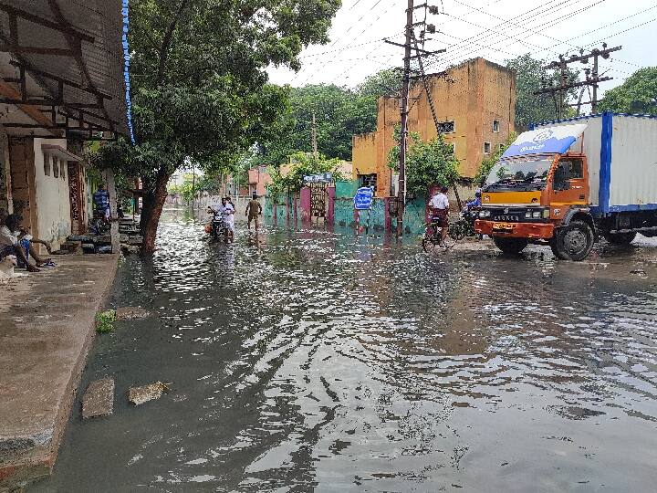 தொடர் மழை காரணமாக சேலம் மாவட்டத்தில் இன்று பள்ளி, கல்லூரிகளுக்கு விடுமுறை